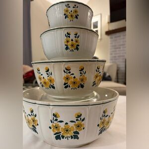 Vintage Royal Bonn Germany Yellow Floral Set of 4 Nesting Bowl Farmhouse Cottage